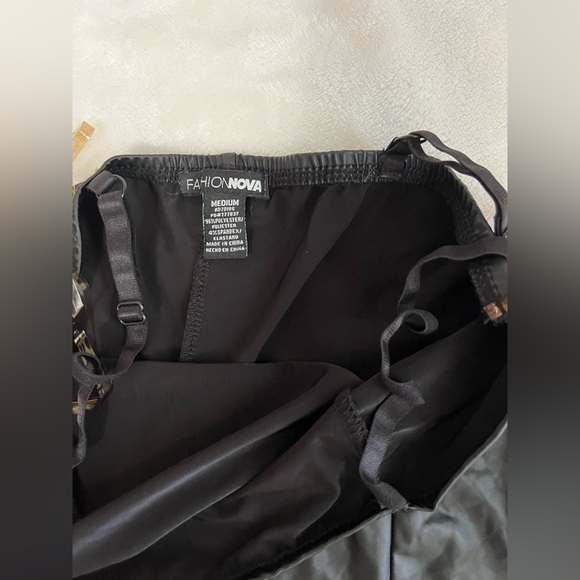 Leather dress - Picture 2 of 3